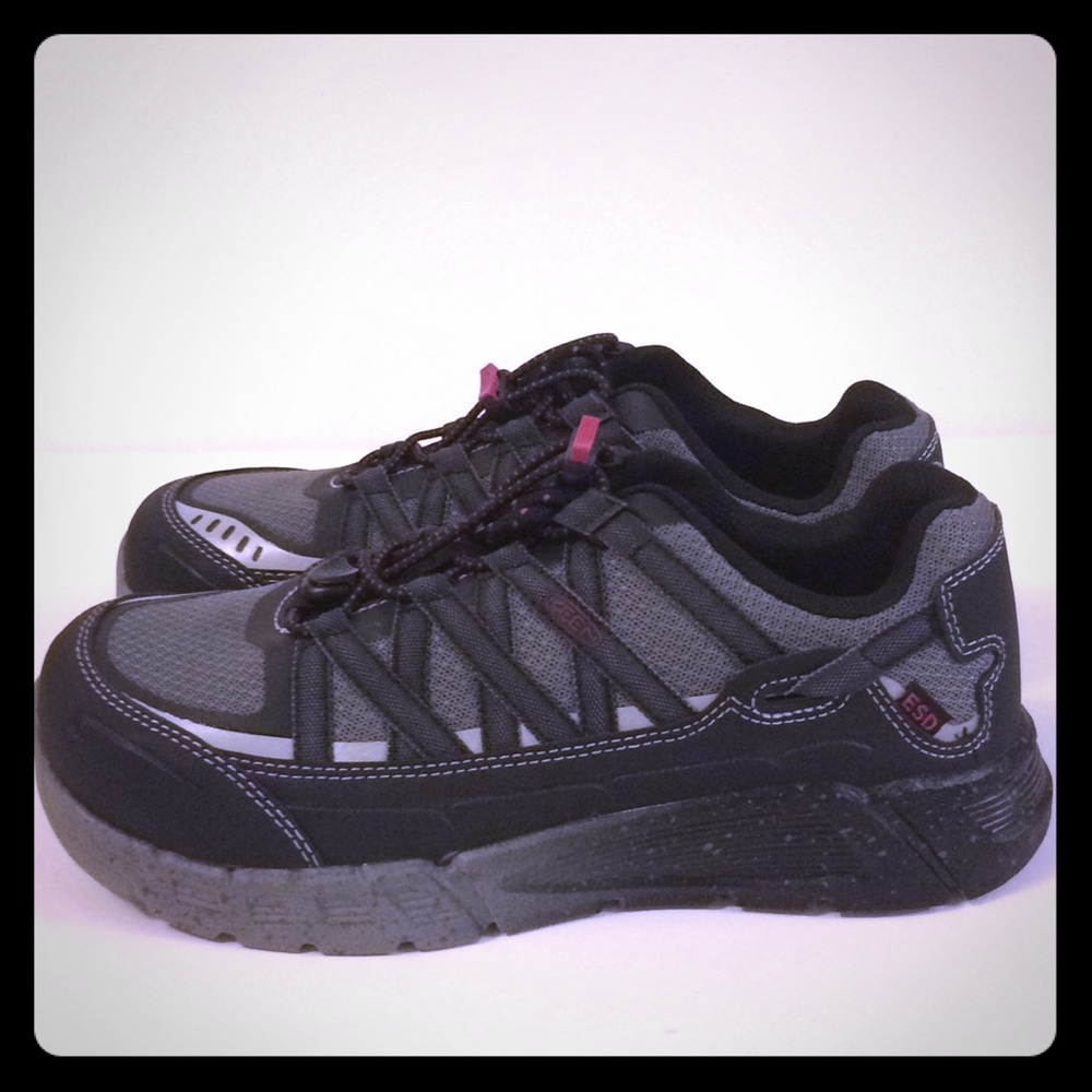 Women's Keen utility aluminum bottom sneakers
